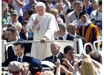   Papa’nın sadık hizmetkârı tutuklandı.