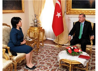 Başbakan Erdoğan Leyla Zana’yı dinlemedi, dinliyormuş gibi yaptı