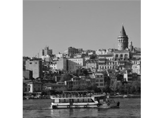 Minik bir Kedi ve nazlı Şehir İstanbul 1