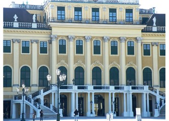Schönbrunn Sarayı ve heykel fetişizmi