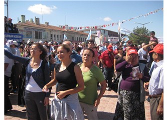 2012 Hacıbektaş Veli Anma Törenleri ve namaz kılan vakıflar