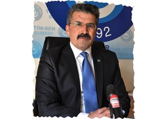 Türk Eğitim Sen, öğrencilere "Bayrak" şiirli ayraç dağıttı