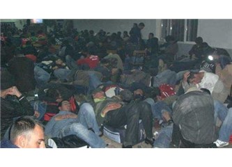 Angelina'ya yürüsün diye kırmızı halı, Mehmetçiğe uyusun diye beton