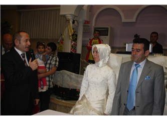 CHP ve AK Partililer'i buluşturan Düğün