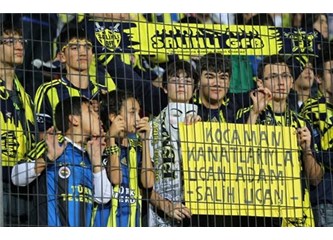 Fenerbahçe Kuyt'ın kafasıyla kazandı. (Akhisar Bld. 1-2 Fenerbahçe)