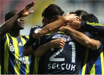 Fenerbahçe, deplasmanda ilk 3 puanı Selçuk Şahin'le kazandı!..