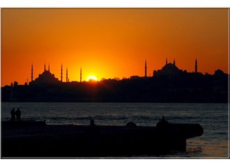 İstanbul ! bir yanı hüzün bir yanı mutluluk