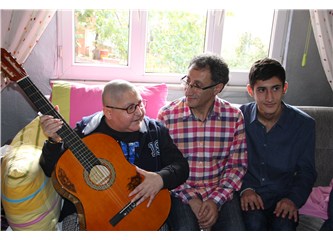 Onlarınki bir aşk hikâyesi: Adife ile Bayram... İyi günde ve kötü günde; hastalıkta ve sağlıkta…