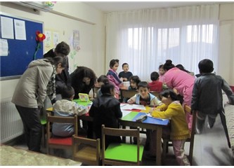 Anadolu Öğretmen Lisesi'nden çocuk yuvası ziyareti