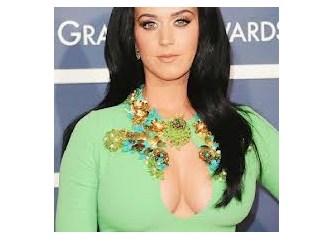 Katy Perry dekolte yasağını nasıl deldi ?