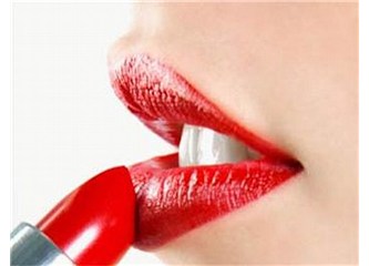Hosteslerin iç çamaşırları gözüküyormuş! Bu ne iş?!