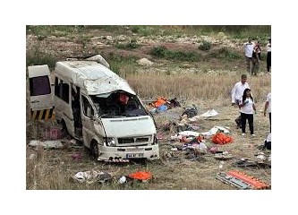 (Ey Çakal) Yüreğim yaralı, canım yanıyor