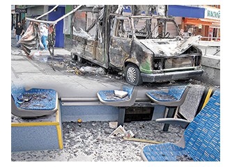 Yunanistan ve İspanya, “Gezi Parkı” nedeniyle iptallerden dolayı hürmetlerini sunar!