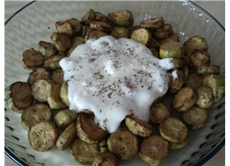 Kabak kızartması (sarımsaklı, yoğurtlu)