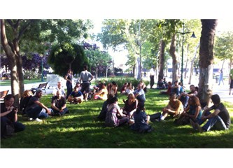 Taksim Meydanı'ndan anında haberler-Gezi Parkı Aç-Kapa