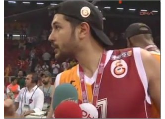 Cenk Akyol: Bazen konuşmamak da, demokratik bir tepkidir! 