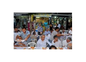 Mersin Akdeniz Belediyesi’nden, yurttaşlara iftar yemeği…