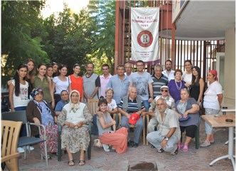 Kaleiçi Rotaract Kulübü'nden yaşlılara ziyaret