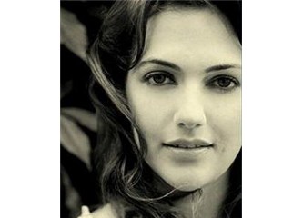 Sırça Köşklerin yalnız Kraliçeleri