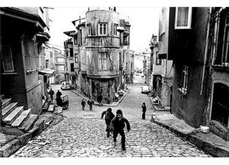 Bir zaman yolcusuyum ben…