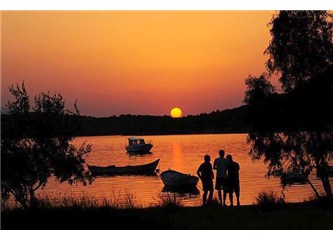 Cunda Adasında Bodrum, "kalp para" gibidir, geçmez !