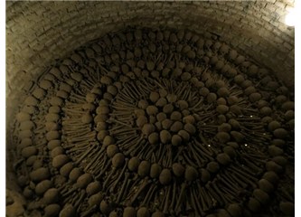Kilisenin bodrumunda bulunan 30.000 iskeletin sırrı