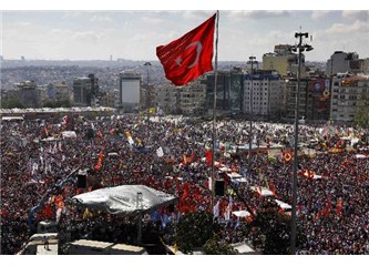 Cumhuriyet nostalji oldu; zira demokrasi ile yönetmek giderek zorlaşıyor