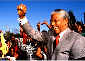 Mandela'nın ideallerindeki Afrika düşü yarım kaldı.