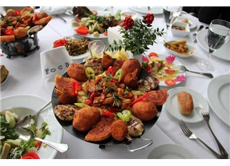 Yemek yemek teselli eder mi insanı?