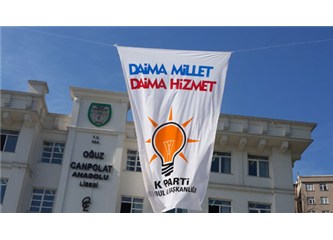 Okul bahçesine asılan seçim pankartı ve demokrasi...
