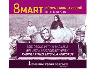 İzmir''deki Defile'de, 10.Yıl Marşı, Tüm Kadınları Ağlattı.