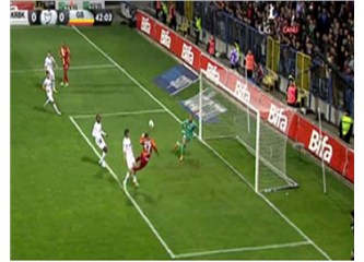 Galatasaray, içeride “kükrek”, dışarıda “ürkek”...