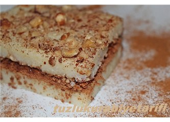 Bisküvili sütlü irmik tatlısı