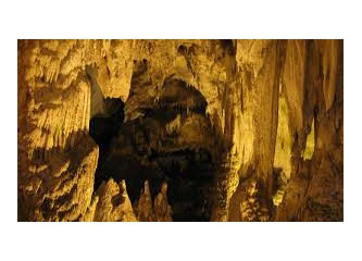 Dupnisa mağarası