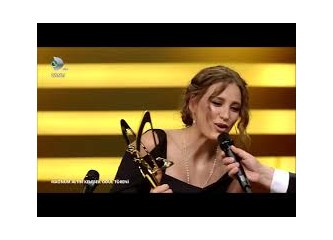 Serenay Sarıkaya / Medcezir ile “En İyi Kadın oyuncu” Altın Kelebek ödülünü aldı!