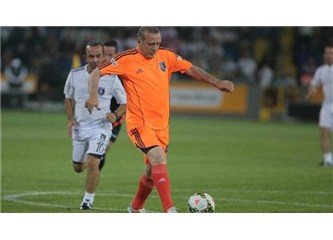 Üç gol atan Başbakan Cumhurbaşkanı olmayı hak etti!