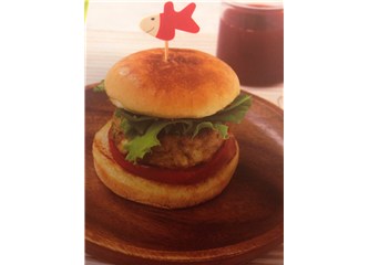 ALTUĞ İÇİN HAZIRLADIĞIM BALIK KÖFTELİ BURGERİN TARİFİ
