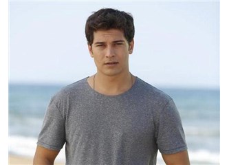 Her paylaştığı resmi olay olan adam, Çağatay Ulusoy!