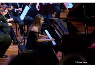 Piyanist Ayşegül Yörükoğlu memleketinde F.Liszt seslendirdi