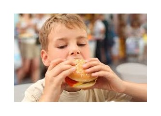 Çocuğunuzun Duygu Durumunu ve Davranışlarını Olumsuz Etkileyen 6 Yiyecek