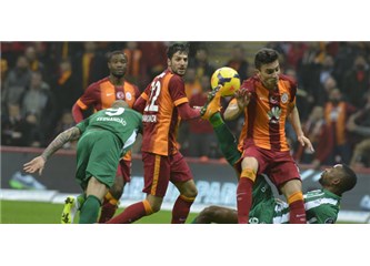 Galatasaray Bir Puanı Zor Kurtardı
