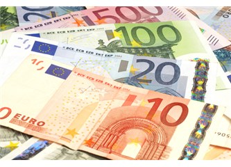 Euro: Dolar karşısında düşüyor TL karşısında çıkıyor