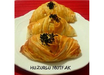 PIRASALI MİDYE BÖREK