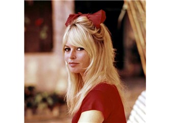Brigitte Bardot Gibi Görünmeye Ne Dersiniz?