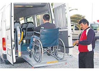Tekerlekli sandalye taşıyabilen araç...