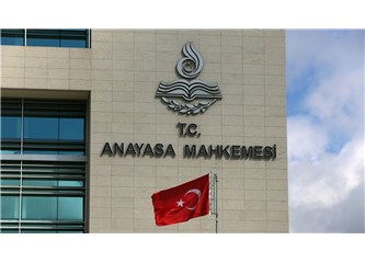 Anayasa Mahkemesi Başkanı tarafsızlığa dikkat etmeli