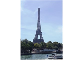 Paris'in Demir Leydi'si Eyfel kulesi