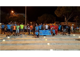 Didim Poseidon Bisiklet Grubu, 30 Ağustos coşkusuna gece bisikletleriyle katıldılar...