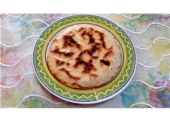 Sosisli, kaşar peynirli bazlama