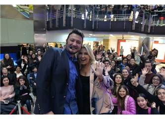 Nergis Kumbasar ve Onur Büyüktopçu sevenleriyle buluştu
